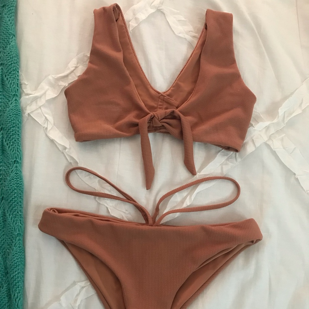 Ribbed bikini Front tie and full coverage bottoms